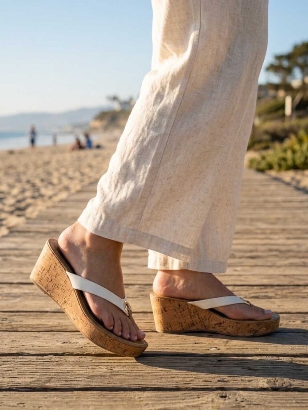 American Eagle Summer Cork Wedge Sandals w Gold Accents 7.5